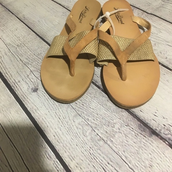 Lucky brand leather and gold metallic slip on sandals | 6M - Picture 5 of 9